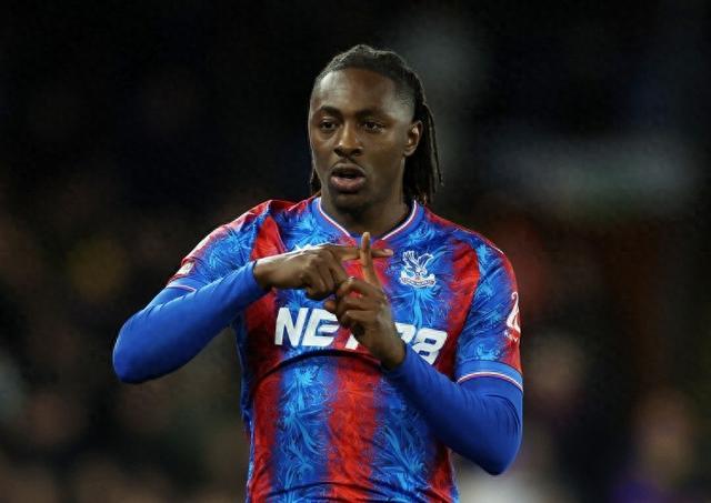 太阳报:阿森纳愿将一名潜力后卫加入埃泽交易,已为一线队出场过