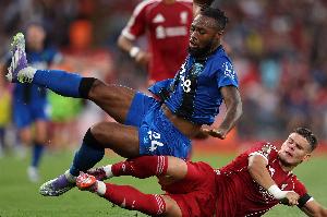 开云体育下载-已经不认识人了利物浦丢球,阿兰希勒猛批已被换下的科尔克兹