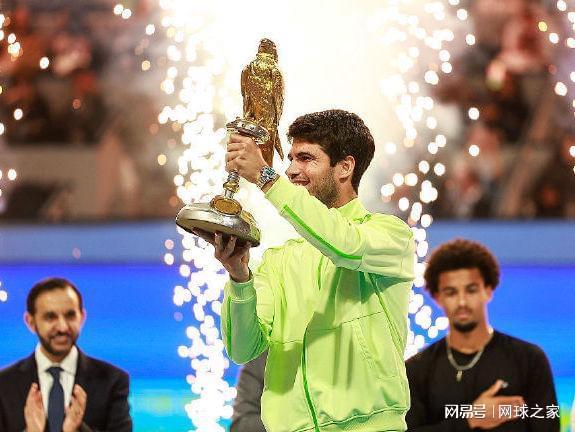 开云APP-阿昺张帅袁悦初五组团赢球，阿卡暴扫菲斯，小白菜完败丢冠