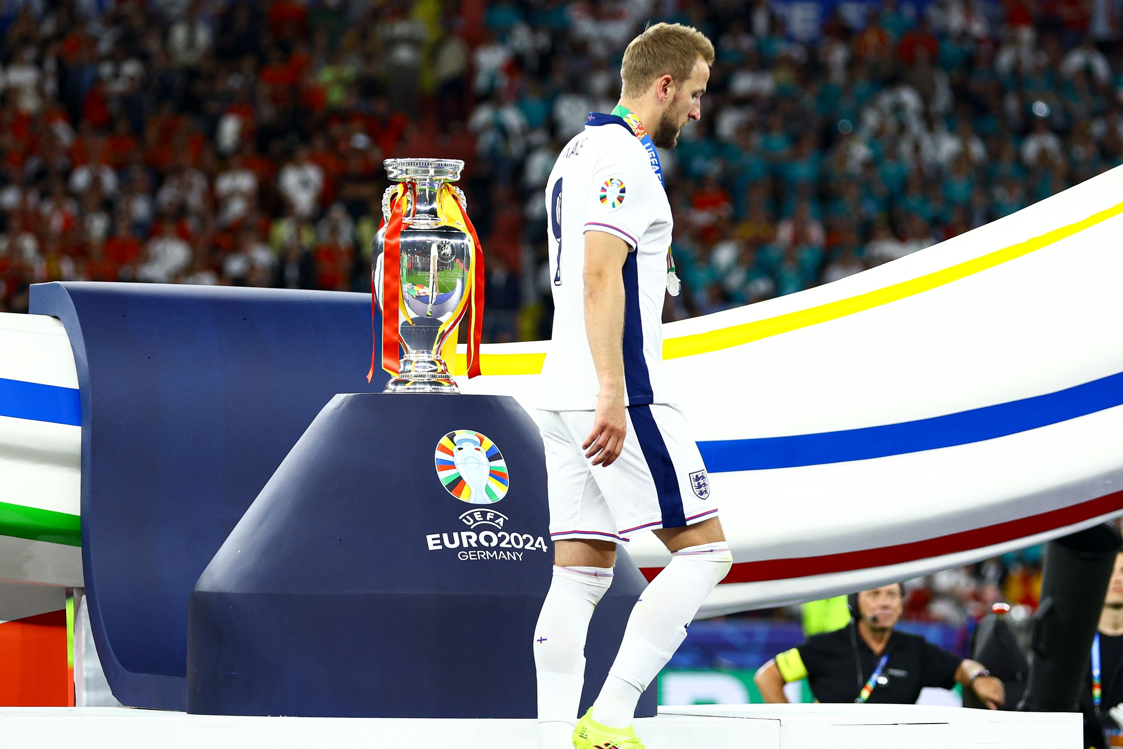 kaiyun-数年坚守破茧成蝶：31岁终打破零冠魔咒，凯恩配得上赞美与尊重