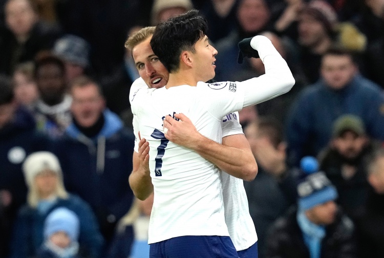 kaiyun-数年坚守破茧成蝶：31岁终打破零冠魔咒，凯恩配得上赞美与尊重